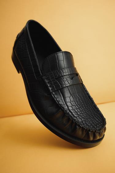 EMBOSSED LOAFERS - Black by Zara