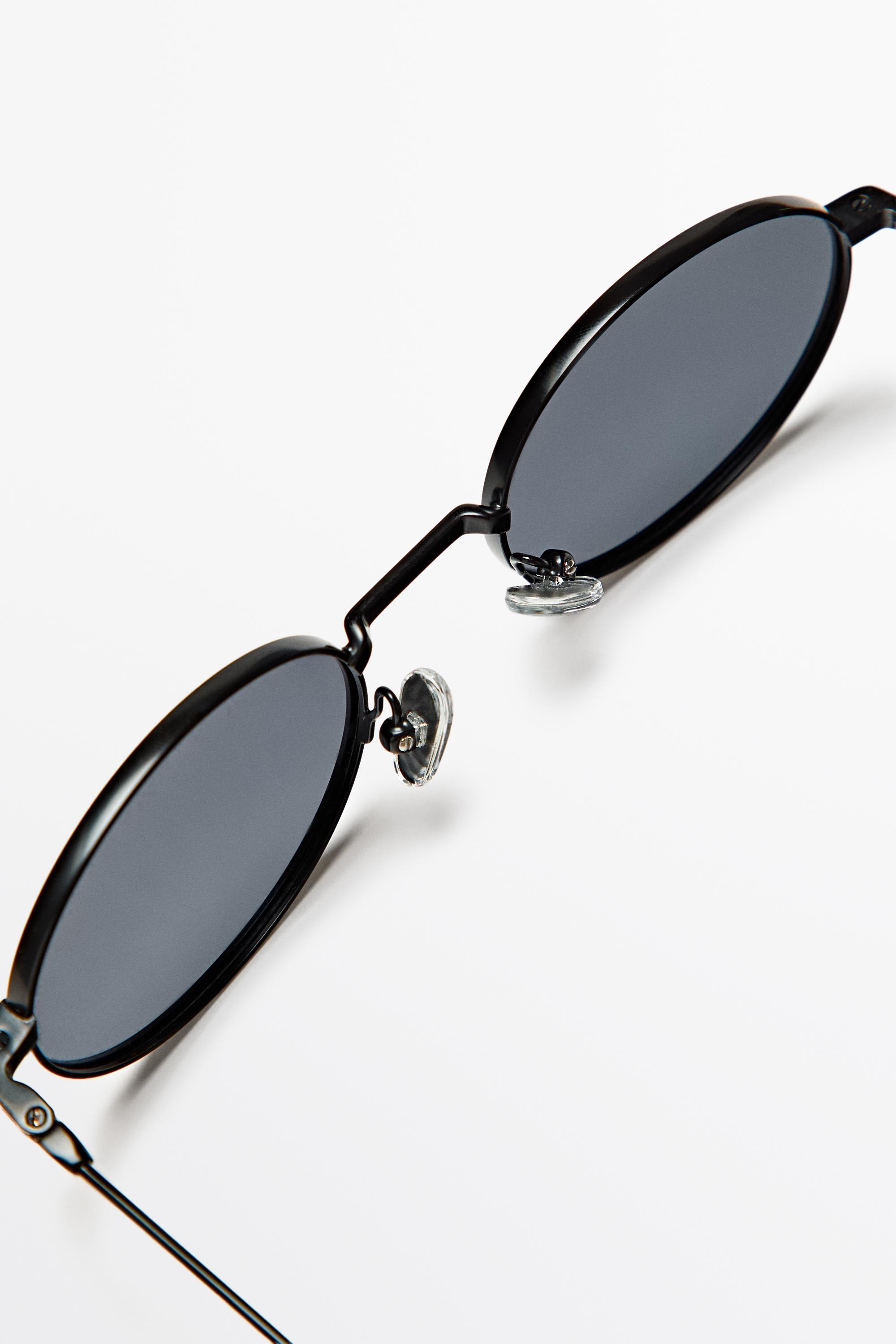 Lunettes de soleil métalliques