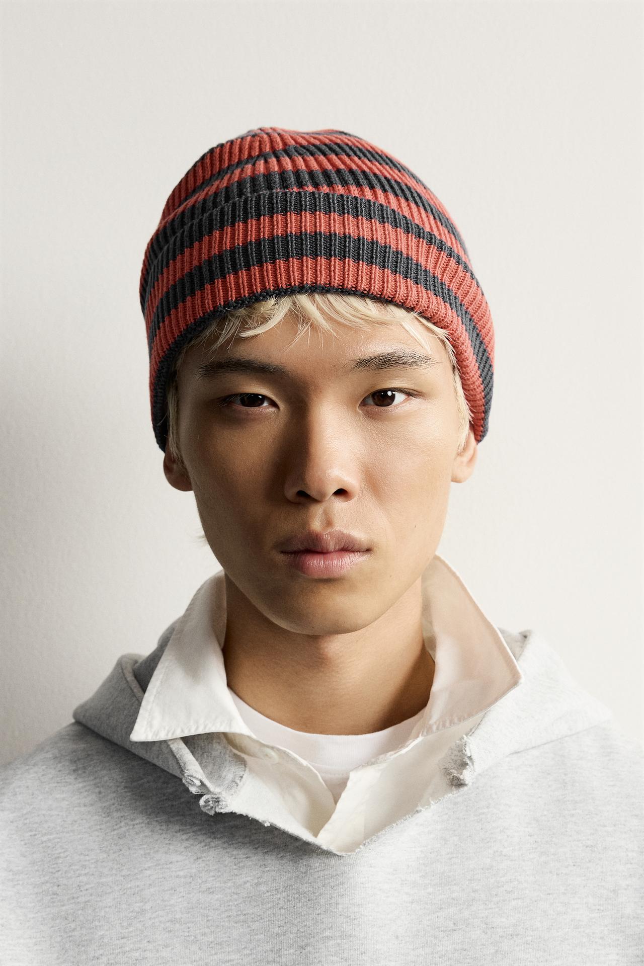 STRIPED JACQUARD KNIT BEANIE — Red / Navy