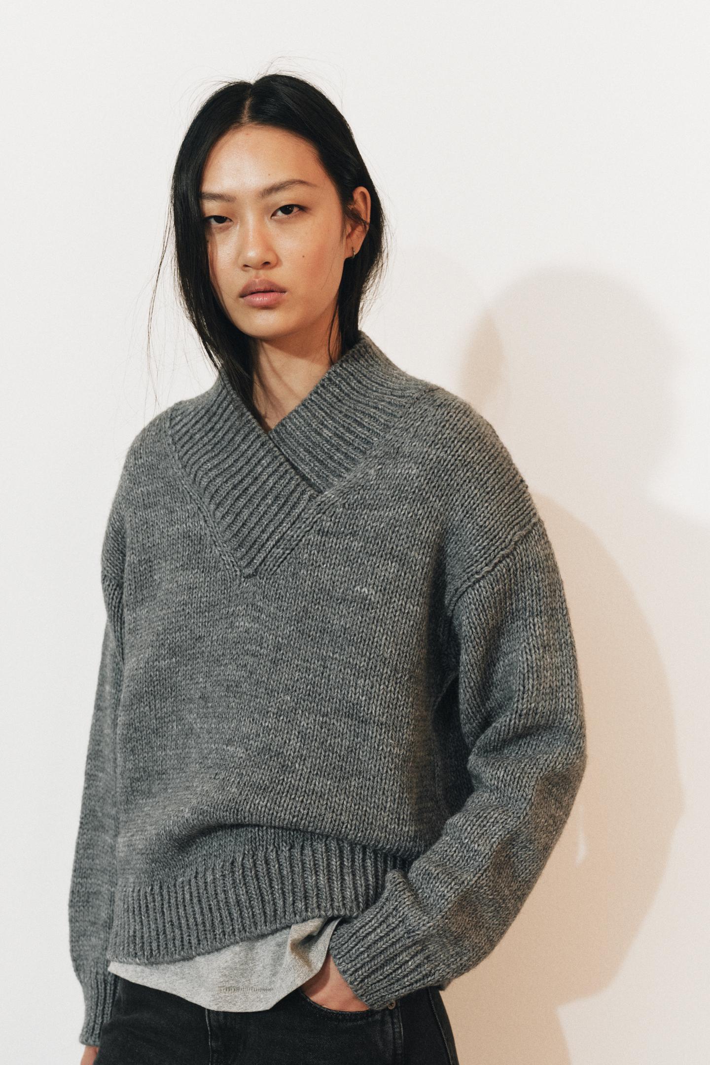 Женский свитер Zara V-NECK Knit, цвет: Антрацитовый серый — фото 4