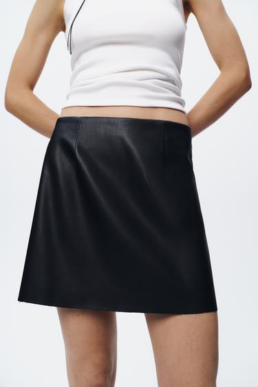 MINI JUPE EN MATIÈRE SYNTHÉTIQUE - Noir de Zara - Image 2