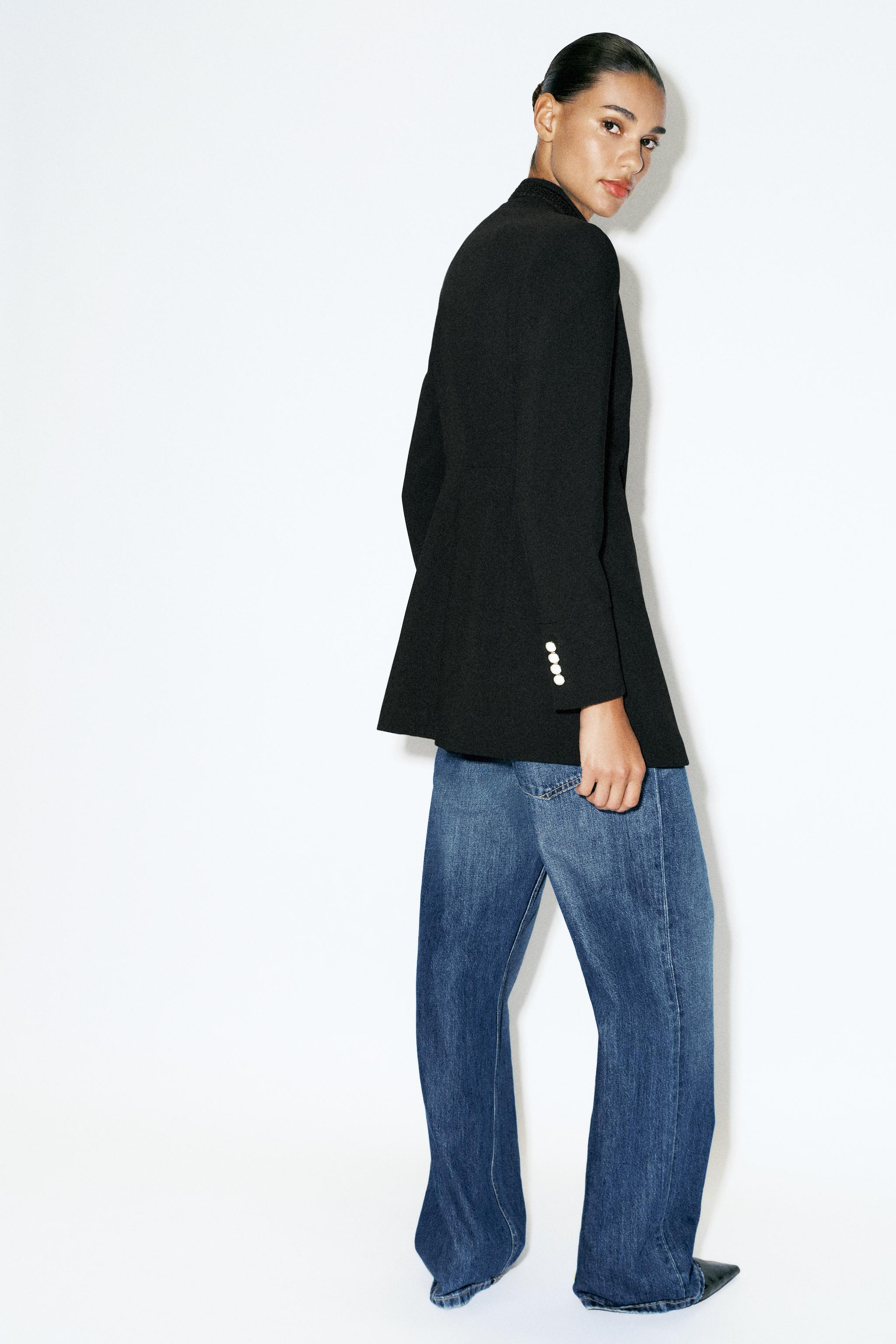 FITTED BUTTON COAT