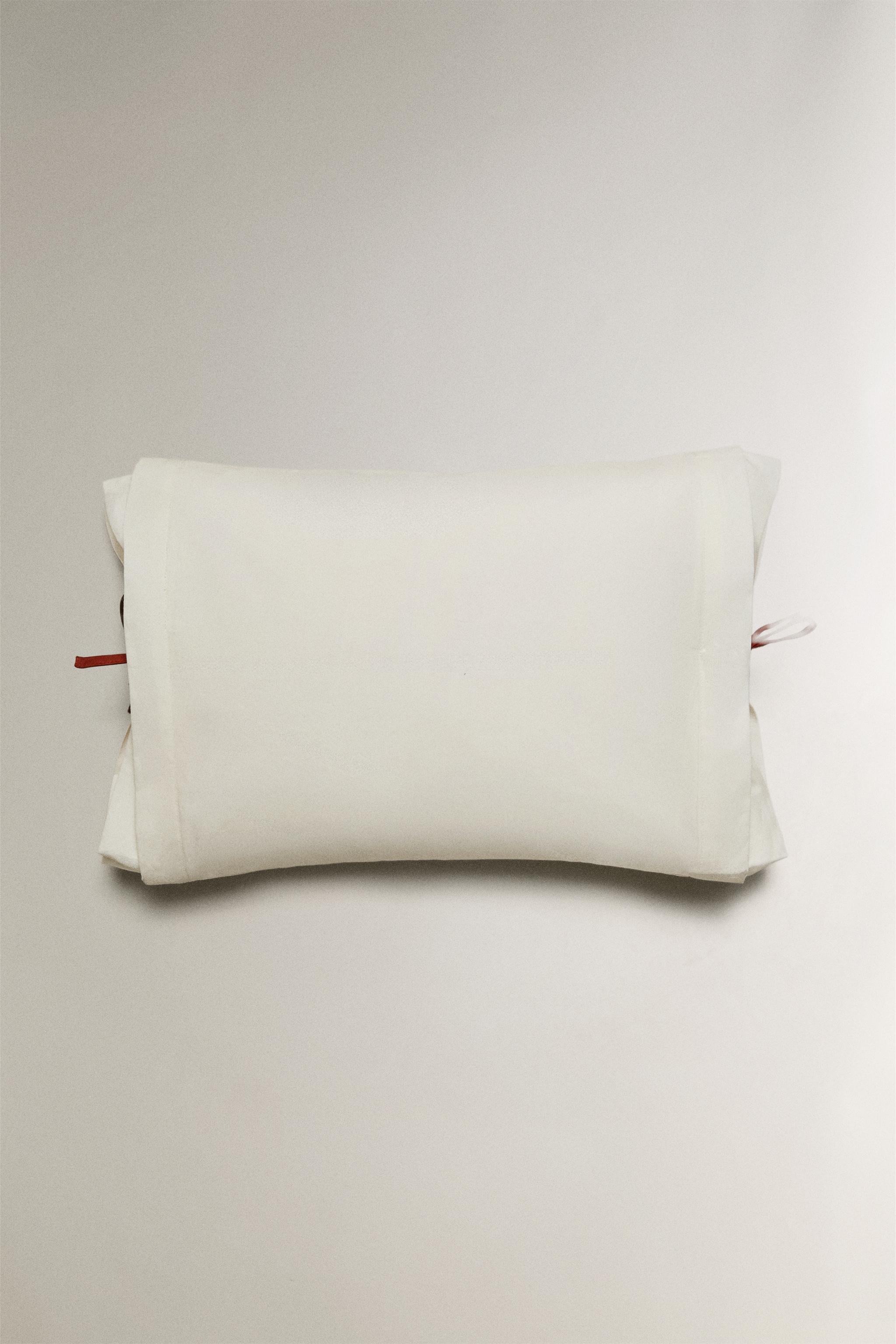 HOUSSE DE COUSSIN ENFANT "BORN IN 2026"