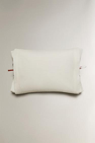 HOUSSE DE COUSSIN ENFANT "BORN IN 2026" - Blanc cassé de Zara - Image 2