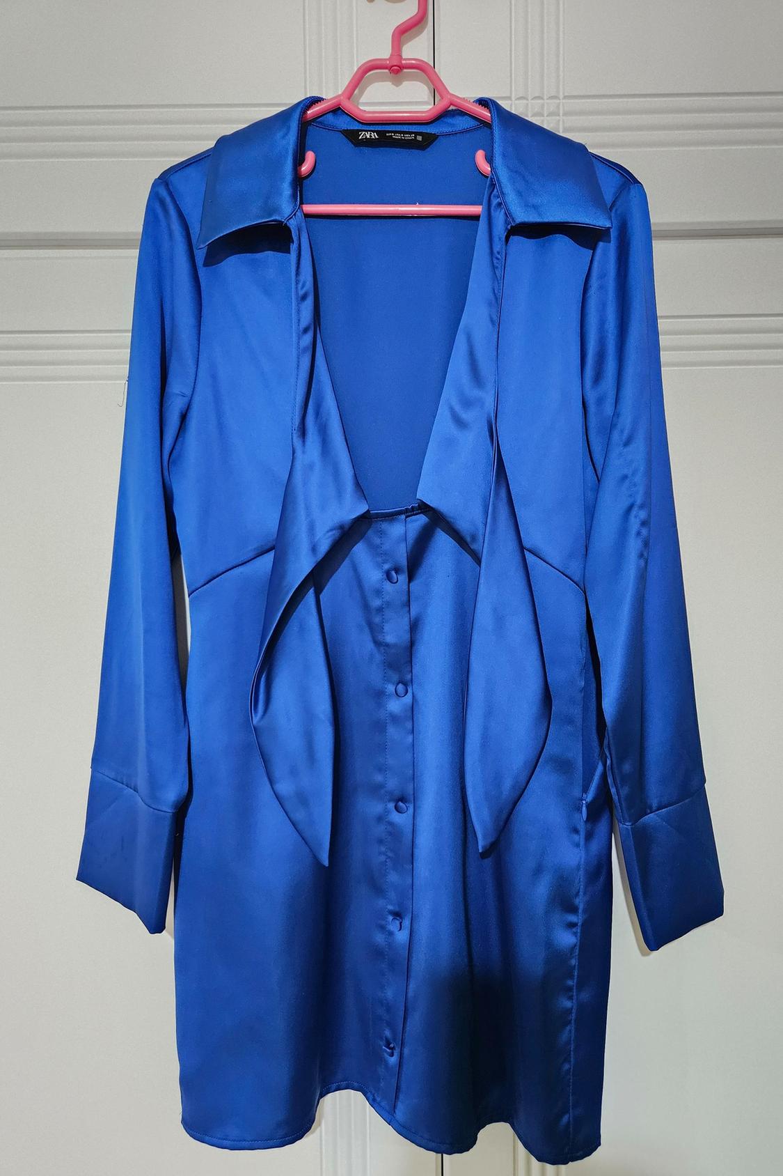 SATIN DRESS WITH TIE DETAIL