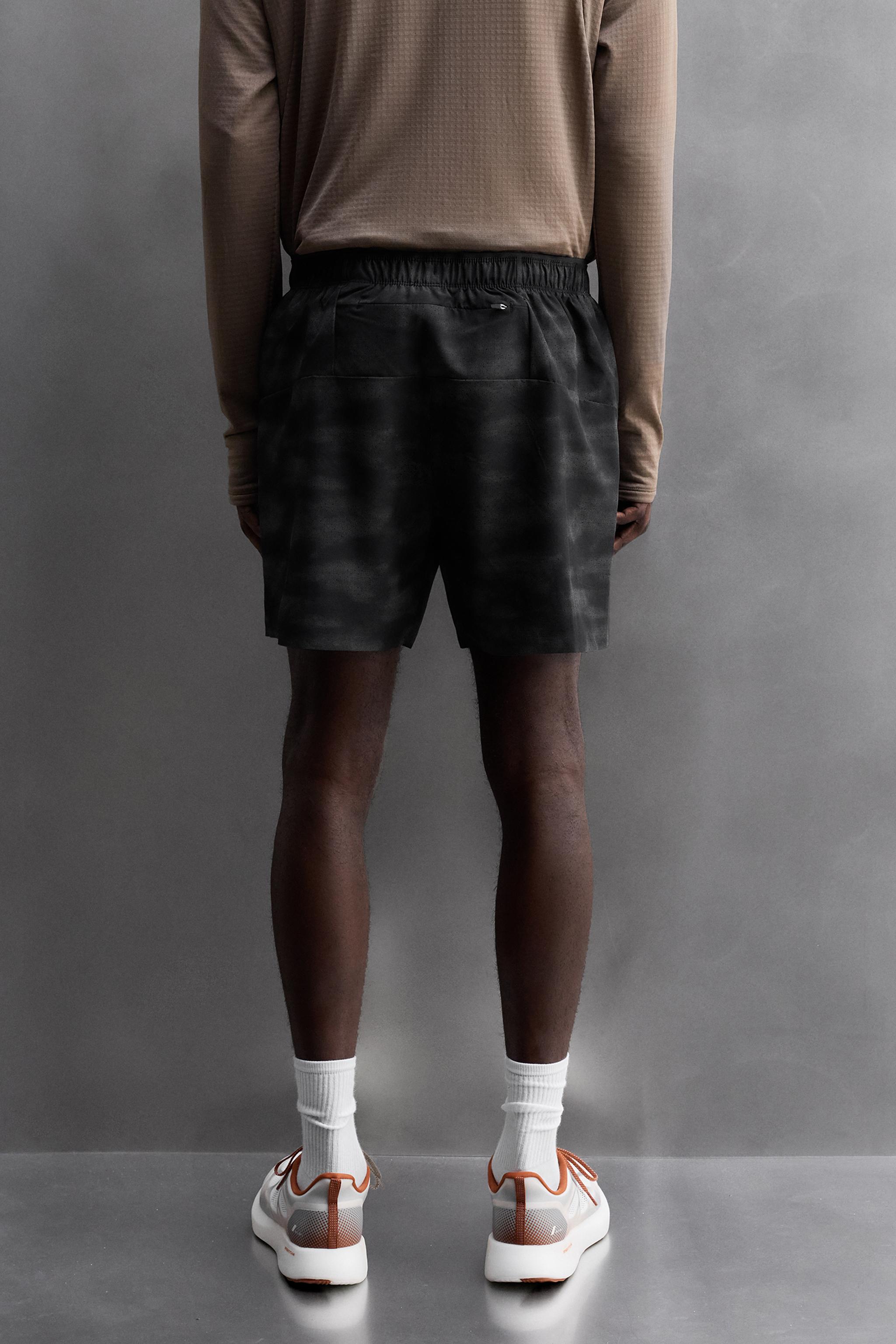 SHORT DE RUNNING PERFORÉ 5"