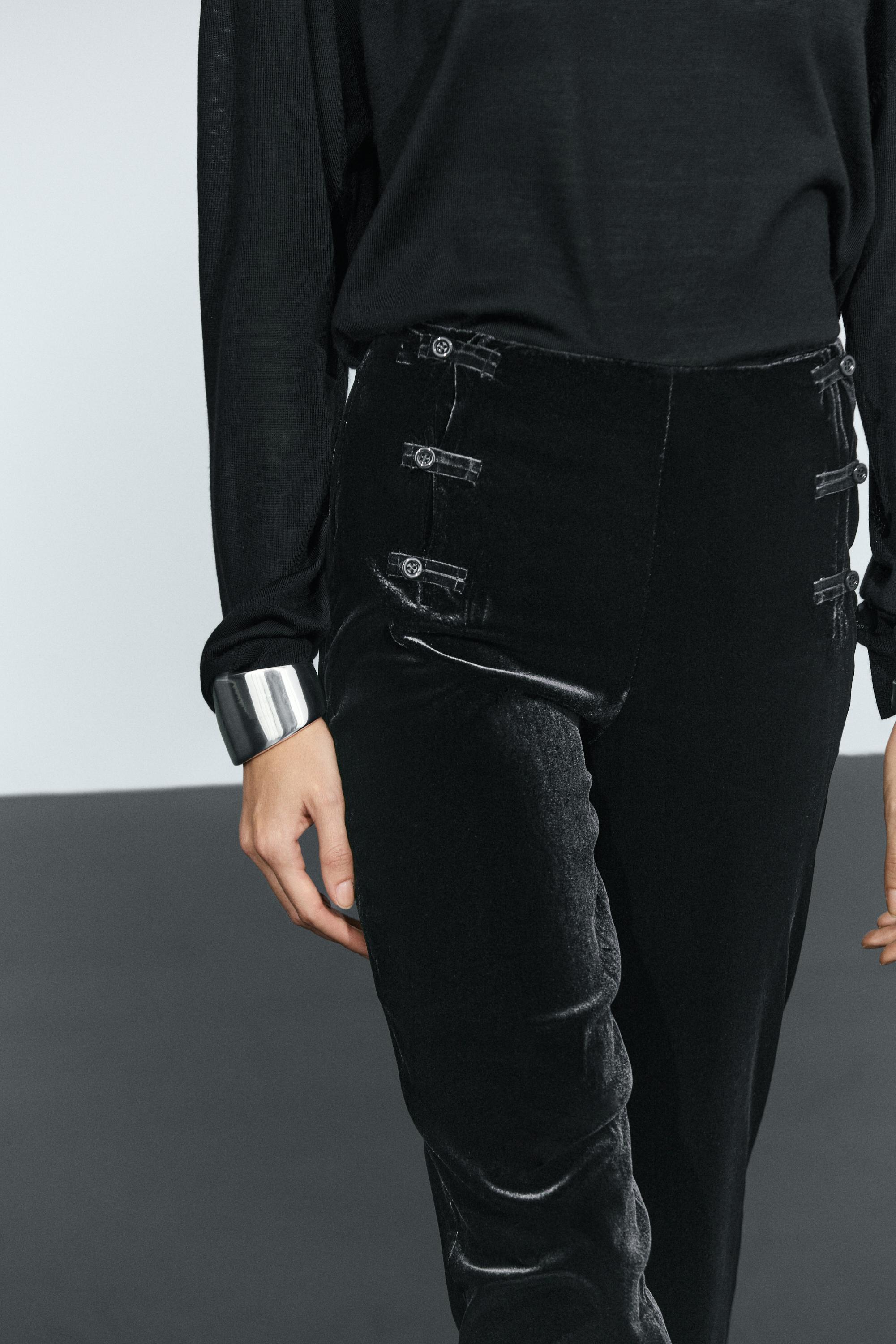Pantalon droit en velours avec détail brandebourg