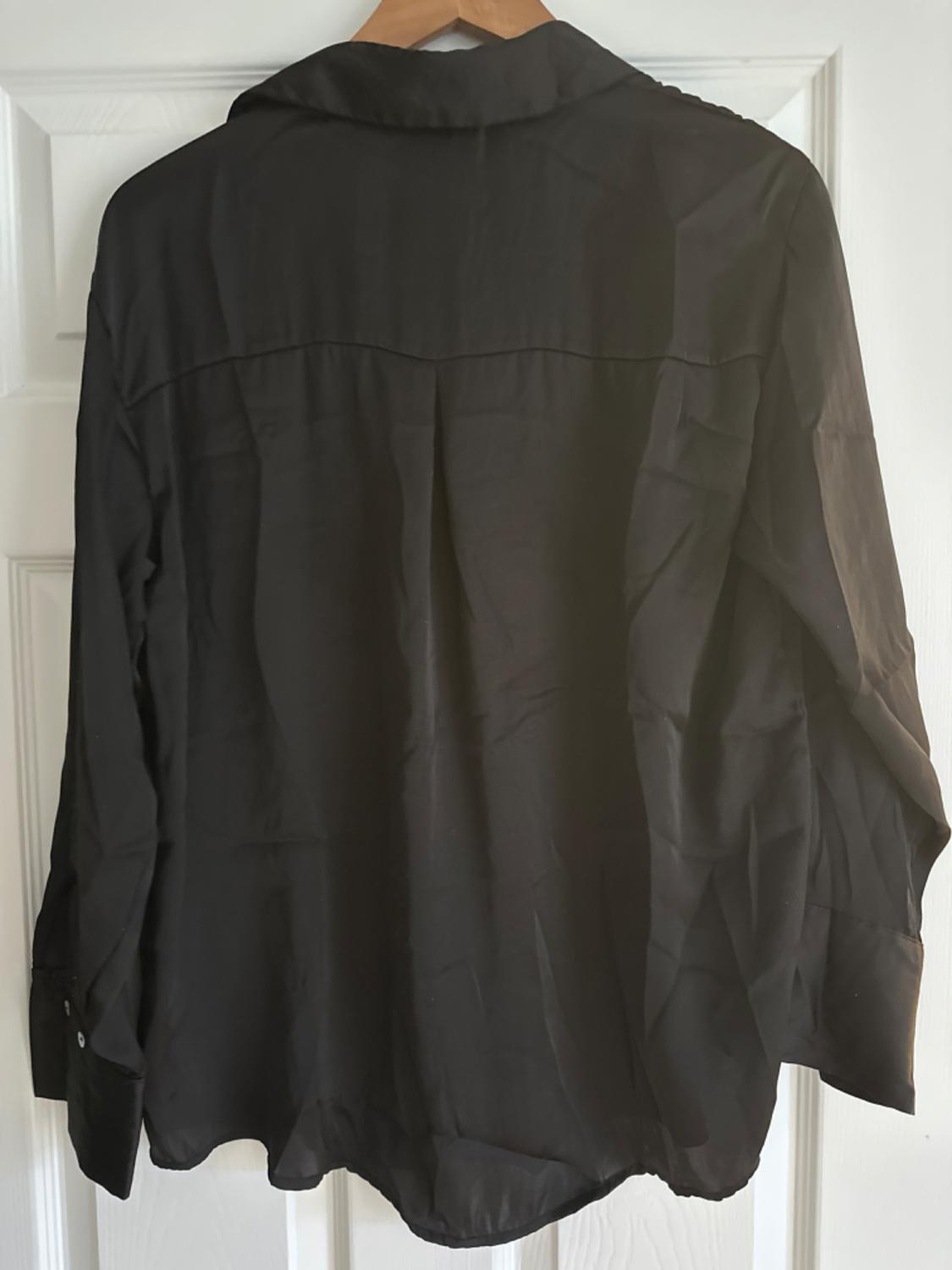 CAMISA NEGRA SATINADA - Image 2