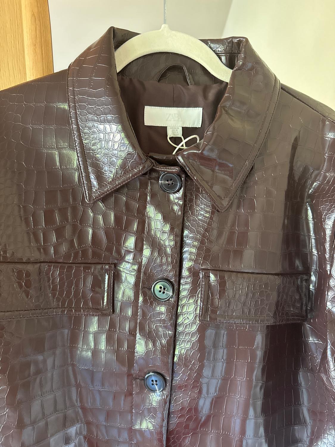 SHORT ANIMAL EMBOSSED FAUX LEATHER JACKET - Image 3