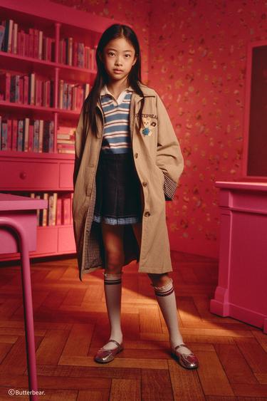 MANTEL TRENCH PANJANG BERLAPIS BANTALAN BORDIRAN BUTTERBEAR© - Beige dari Zara