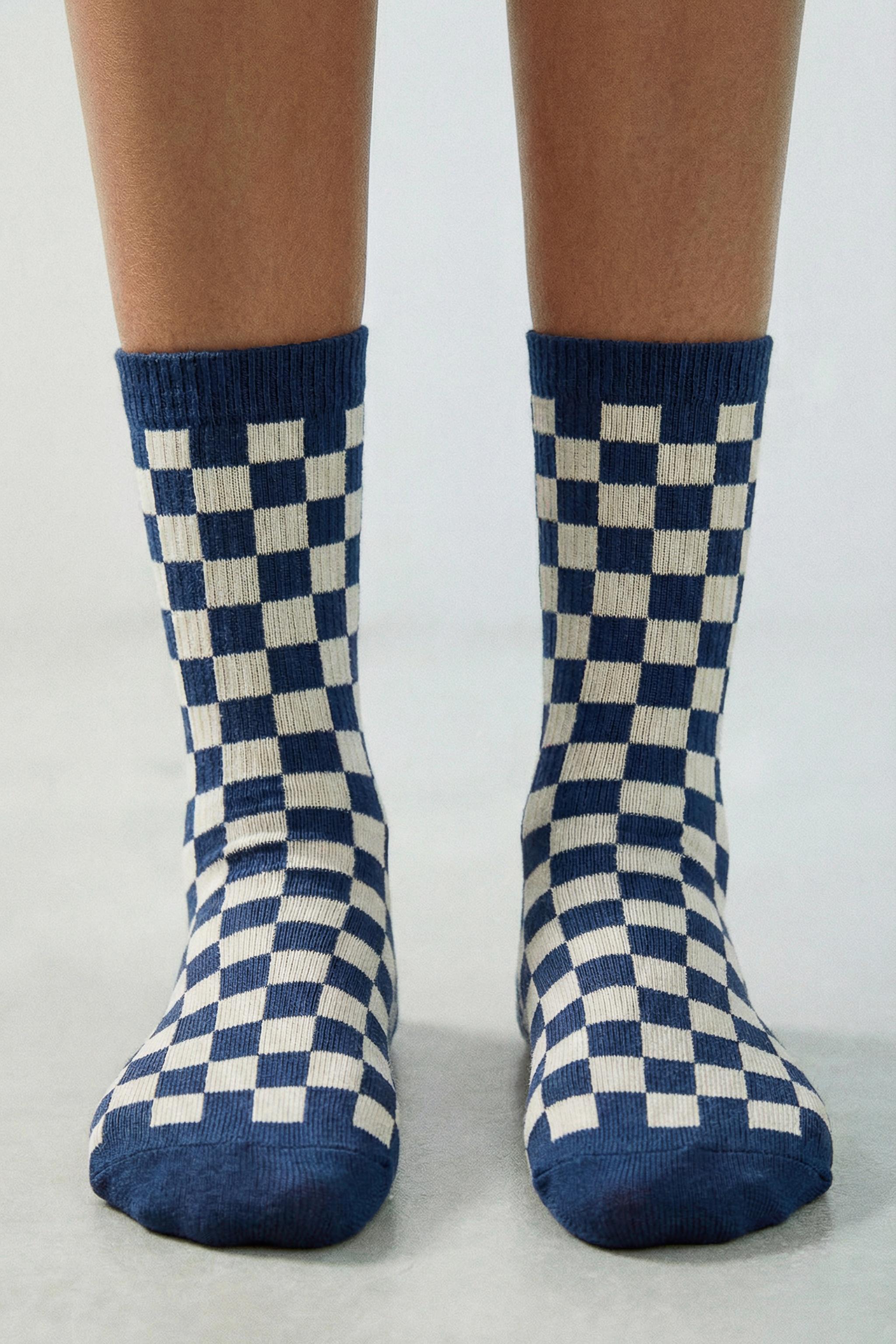 THREE-PACK OF CHECKERED MID-CALF SOCKS