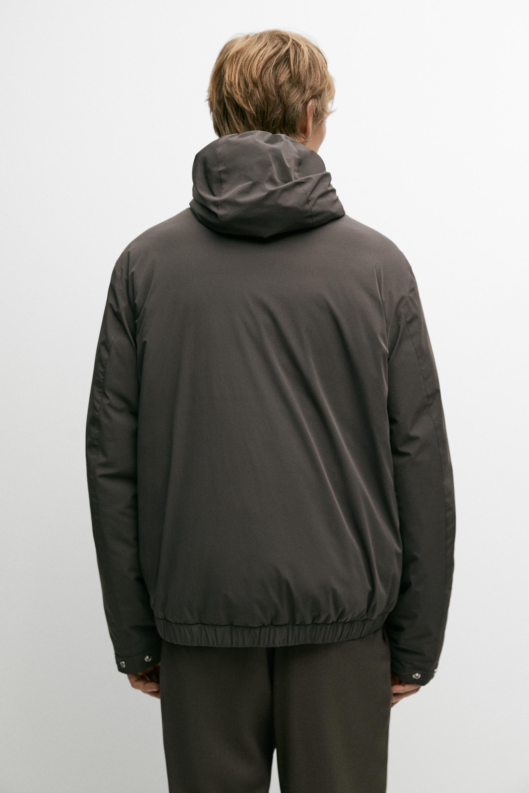 Lightweight hooded down jacket