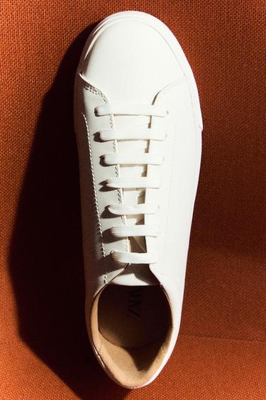 حذاء رياضي أساسي - أبيض الخاص بـ Zara