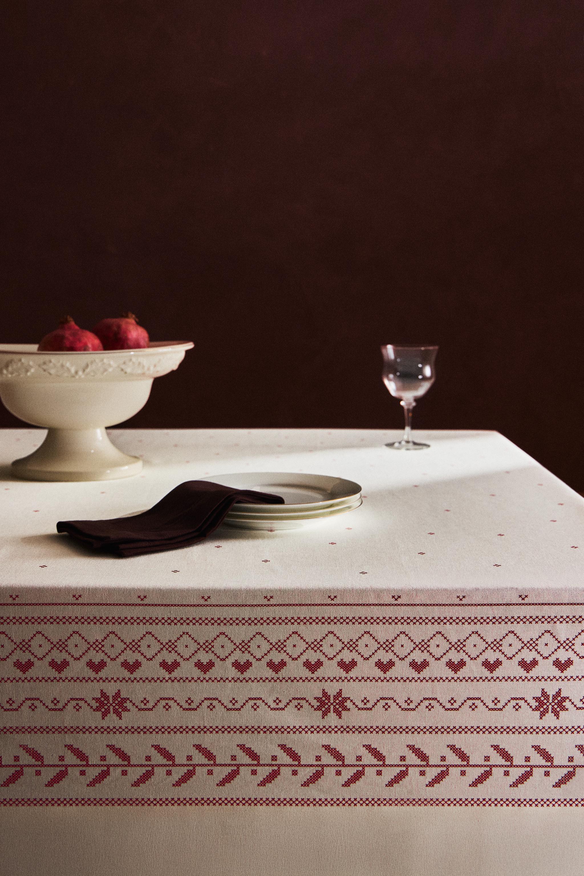 CHRISTMAS PRINT COTTON TABLECLOTH