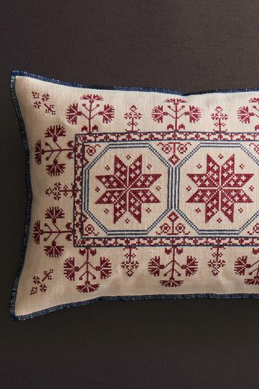 RAMIE CHRISTMAS STARS CUSHION COVER - Ecru by Zara - Image 4