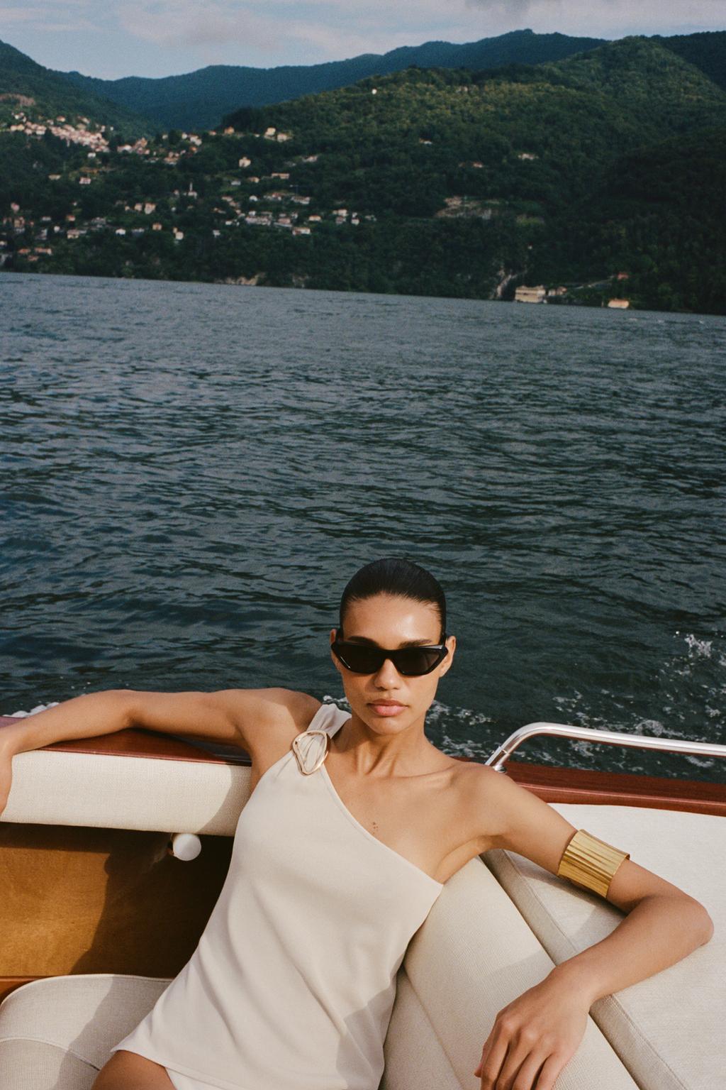 TOP PUNTO ASIMÉTRICO FORNITURA