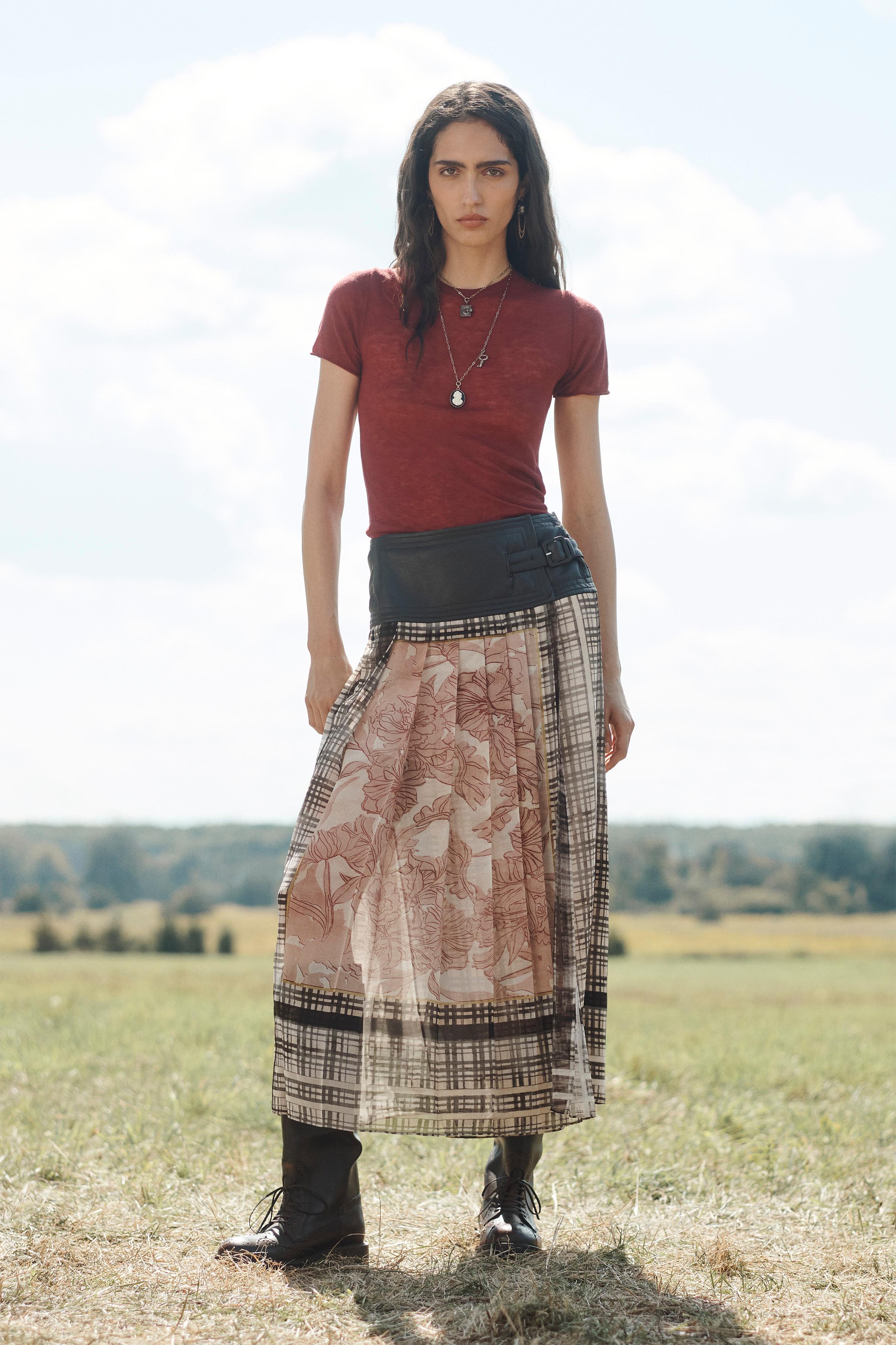 LIMITED EDITION SCARF PLEATED SKIRT