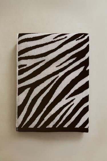 TOALHA DE BANHO VELOUR ANIMAL PRINT - Areia / Preto da Zara