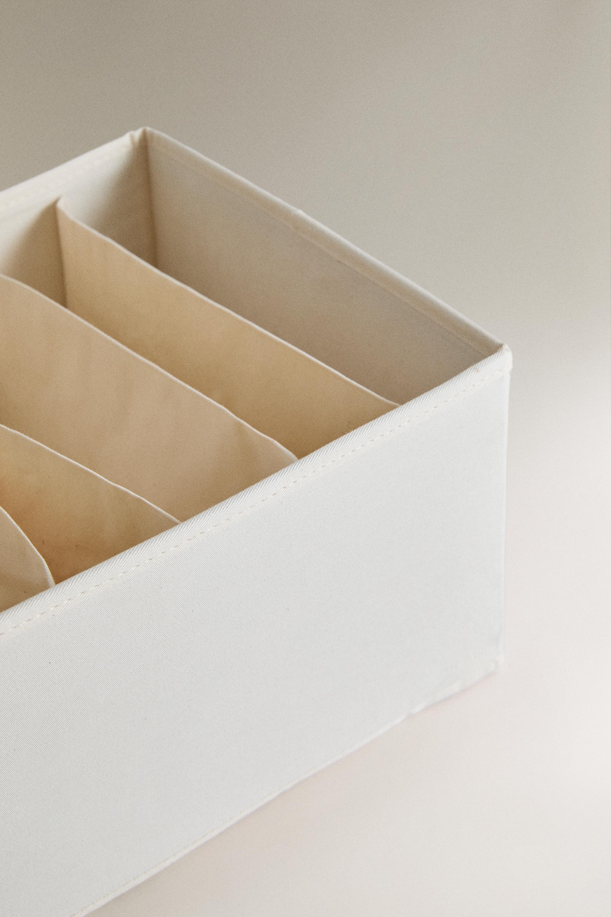 TEXTILE T-SHIRT ORGANIZER