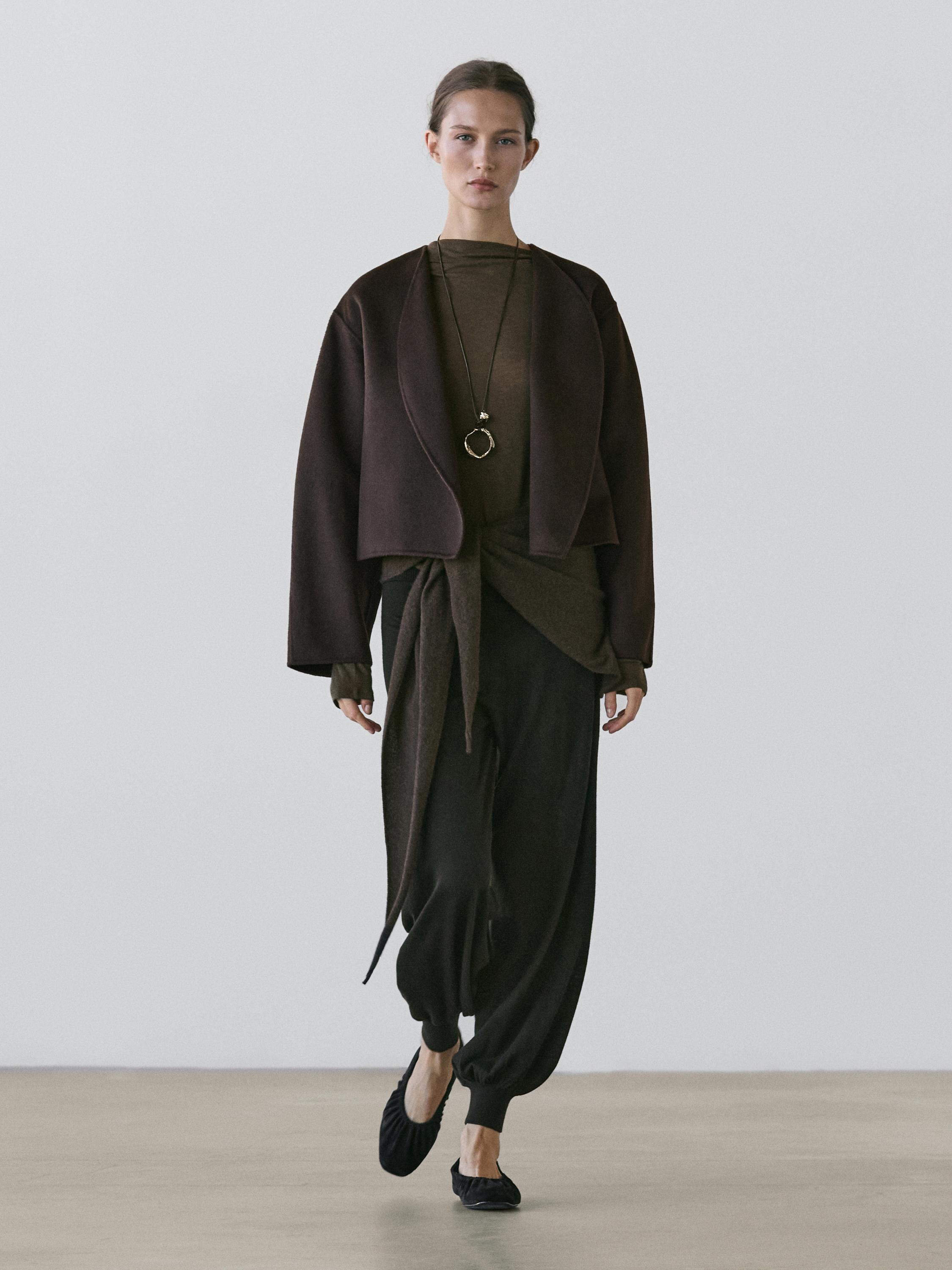 Short coat with rounded lapels