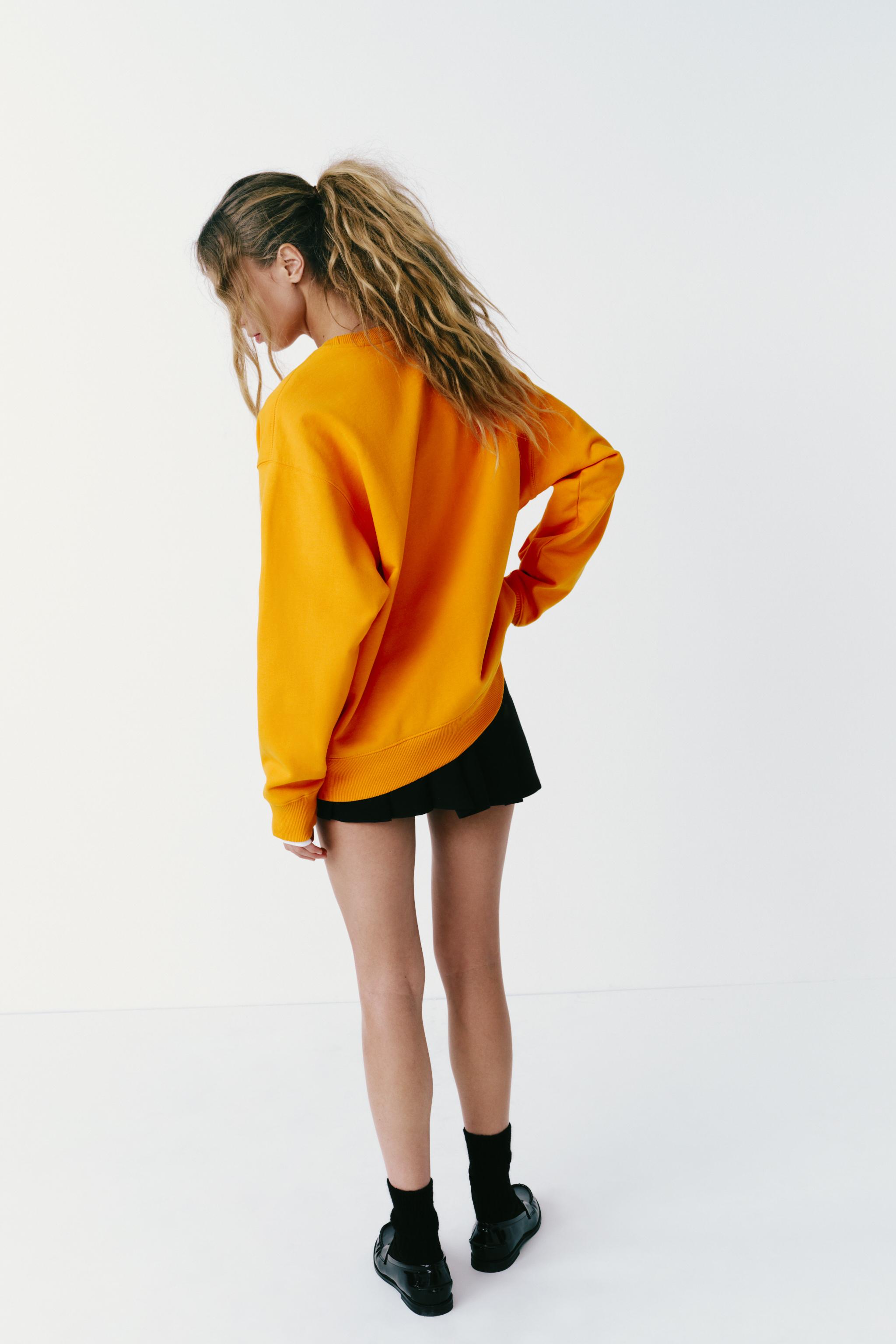 OVERSIZED SWEATSHIRT