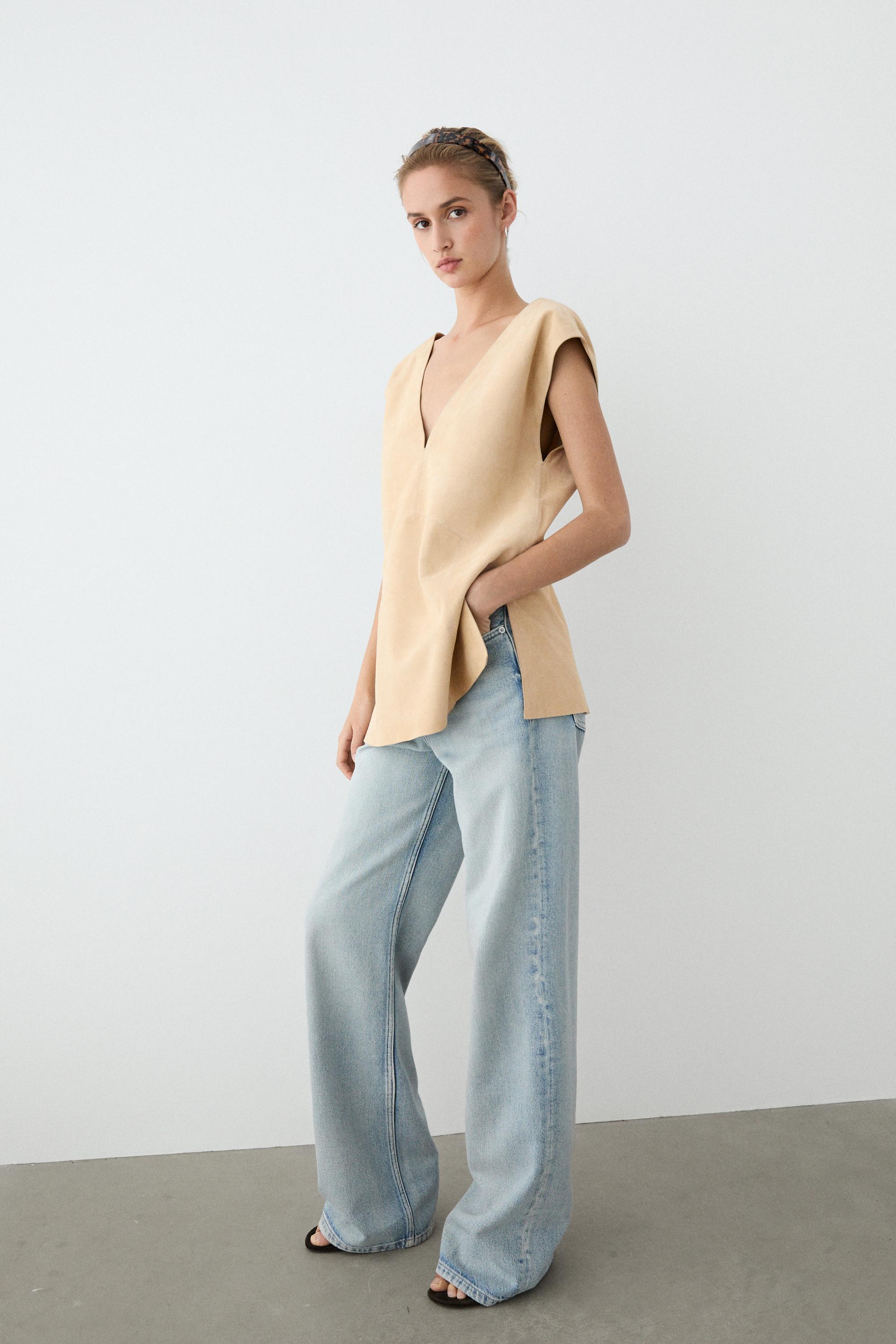 Sleeveless suede leather top — Beige