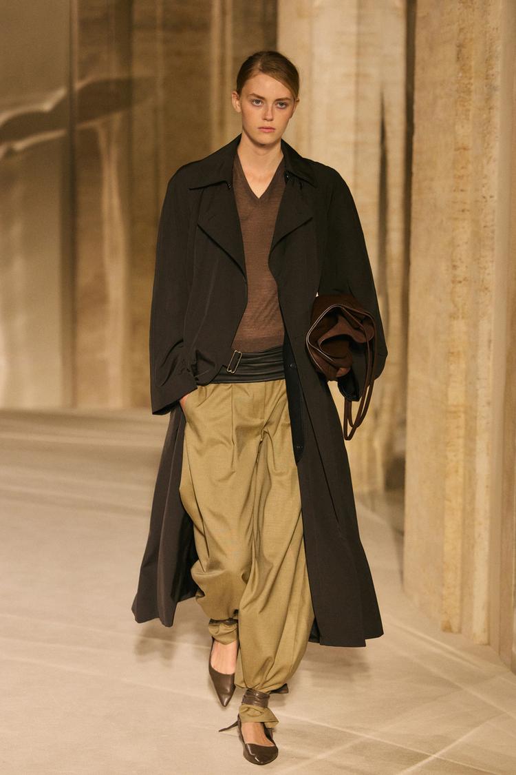 Barrel fit pleated pants - LIMITED EDITION — Sand