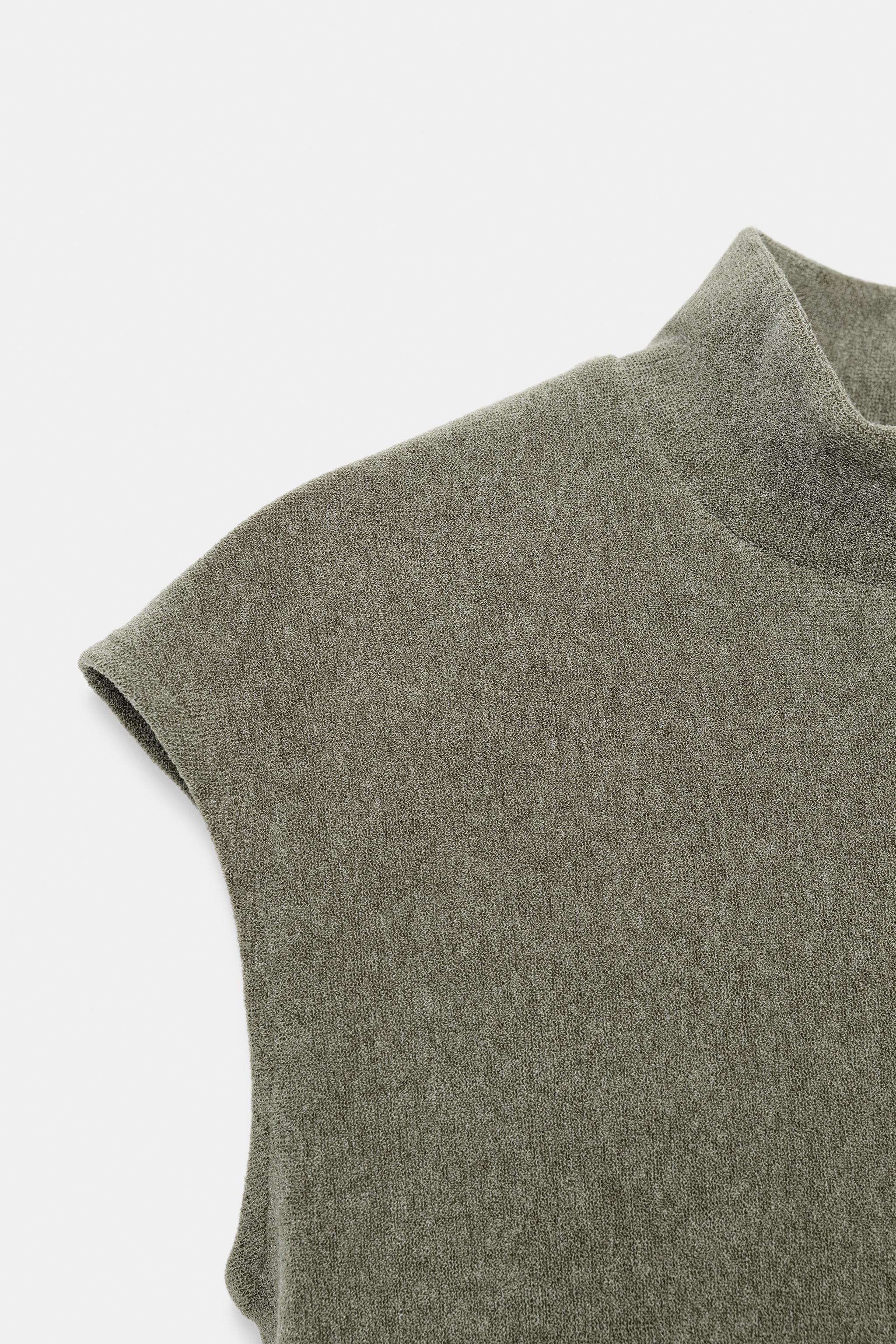 SOFT HIGH NECK TOP