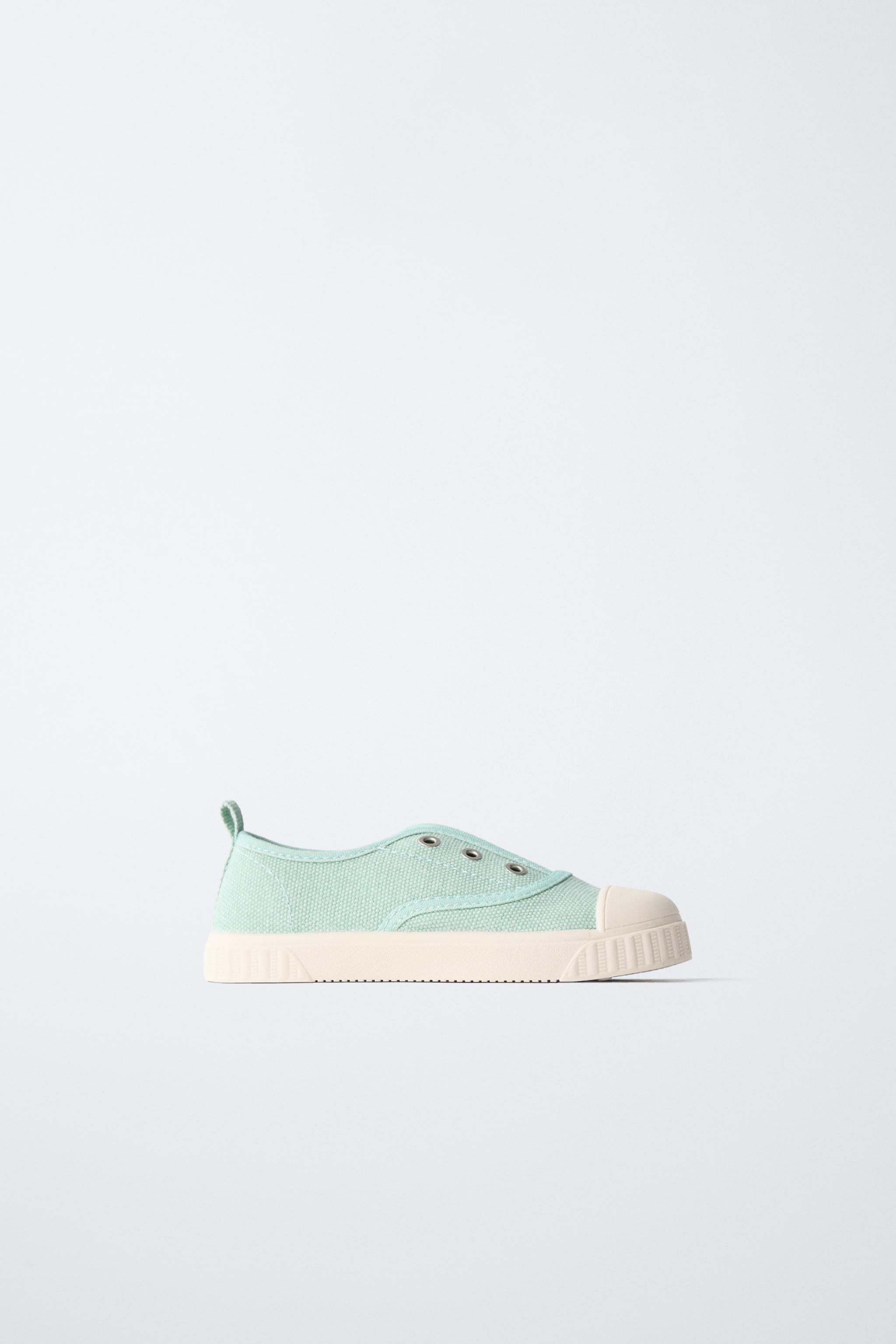 BASIC SNEAKERS