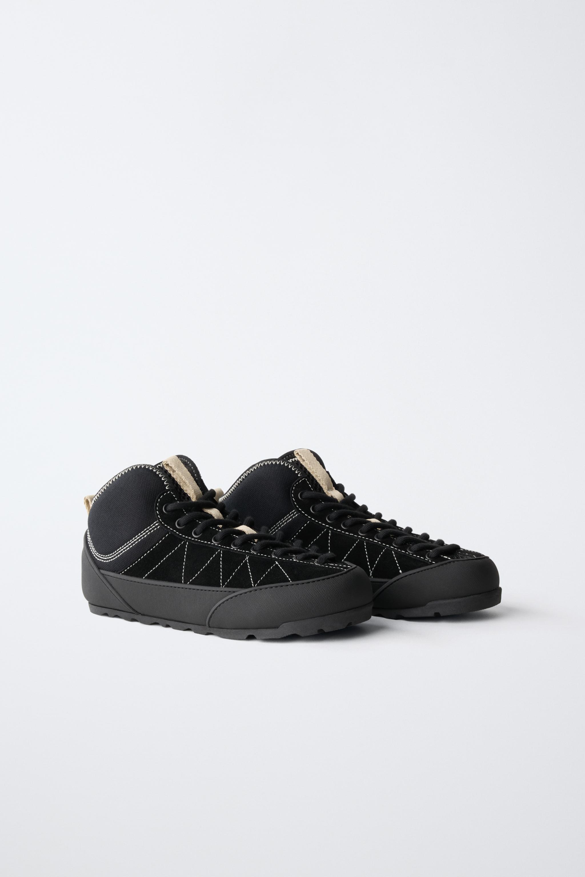 HIGH-TOP SNEAKERS — Black