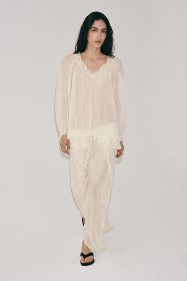 BLUSA ARRUGADA BORDADOS ZW COLLECTION - Crudo de Zara