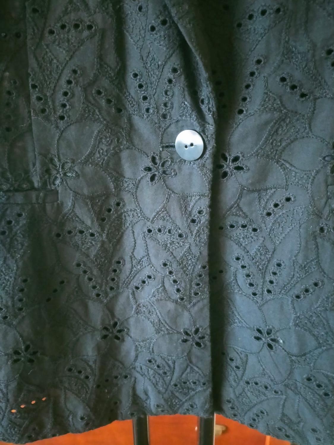 PERFORATED EMBROIDERY BLAZER - Image 3
