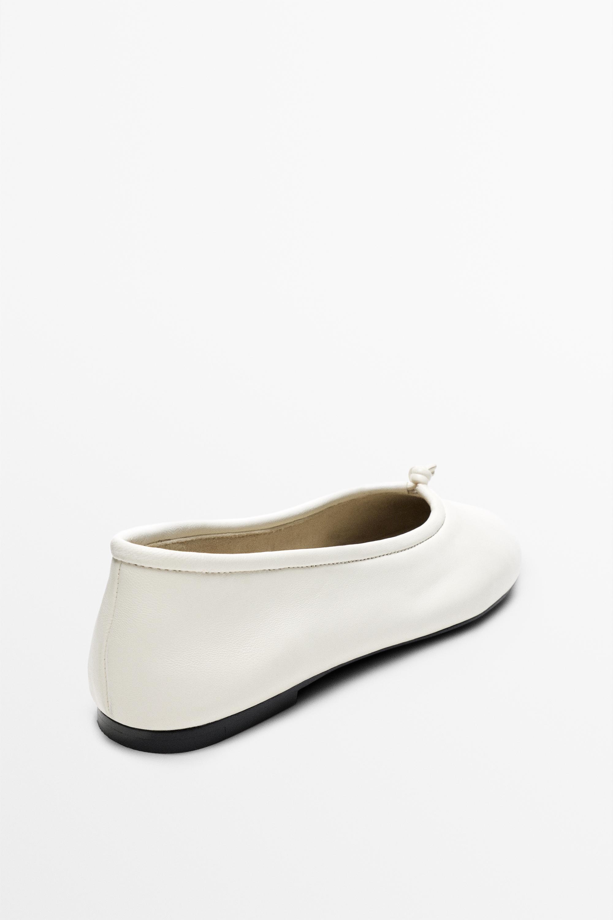 Knotted leather ballet flat
