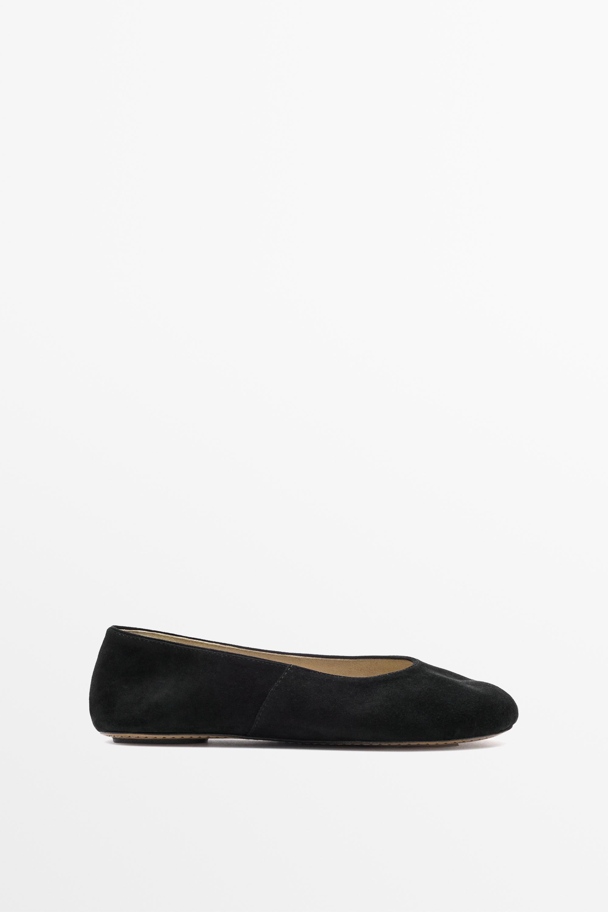 Ballerine en cuir finition daim souple