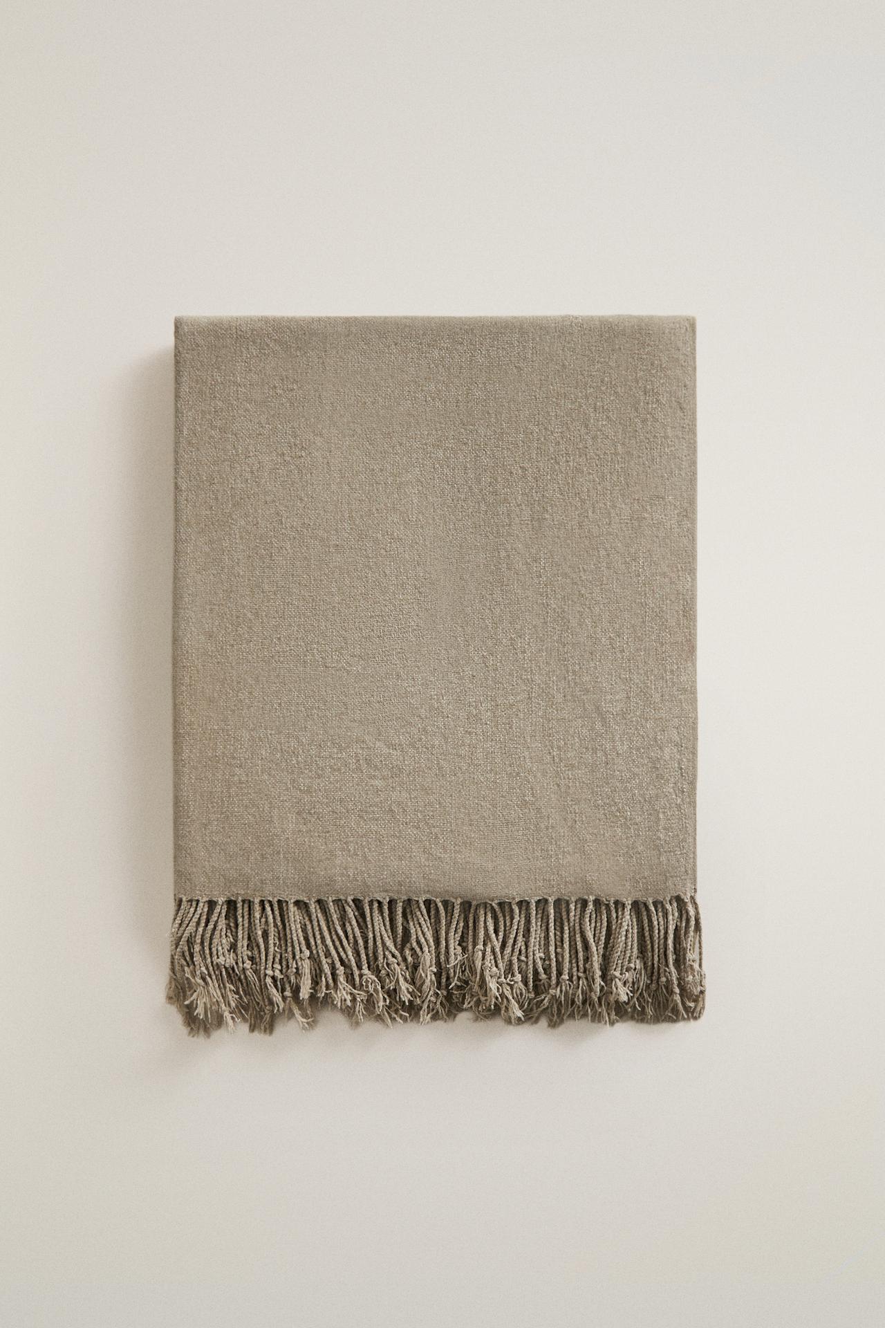CHENILLE BLANKET — Light brown