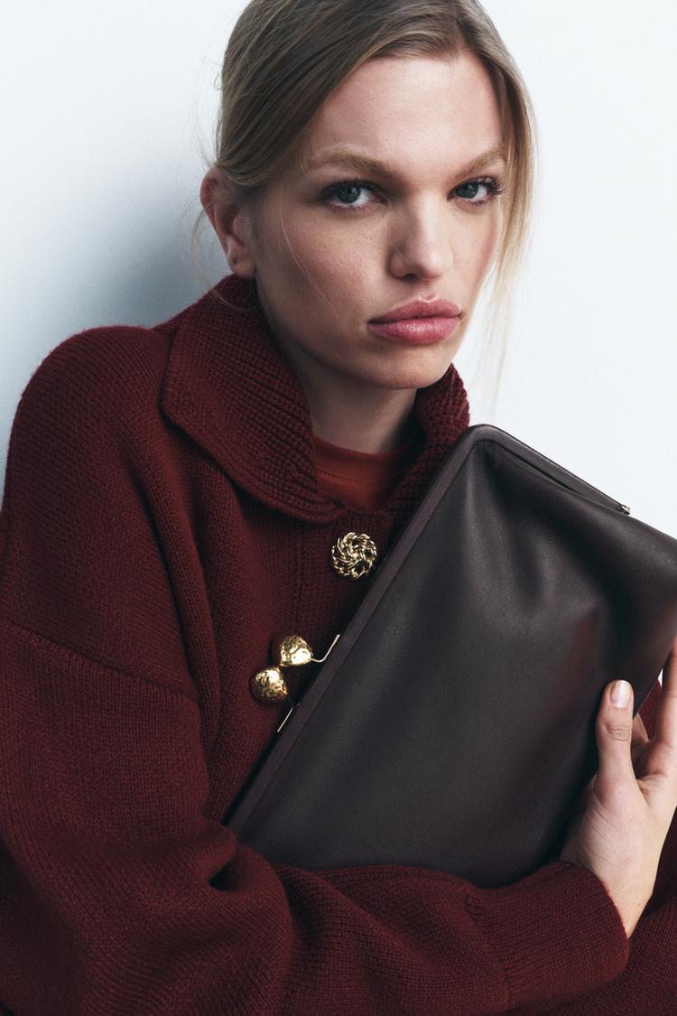 メタルディテール レザークラッチバッグ - ブラウン | ZARA Japan / 日本