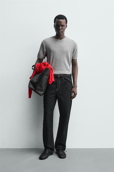 טי שירט עם טקסטורת וופל - אפור צהבהב של Zara