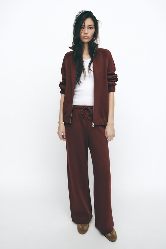 Zara Outfit Con Pantalon Rojo Y Tenis Pantalones Rectos Para Mujer