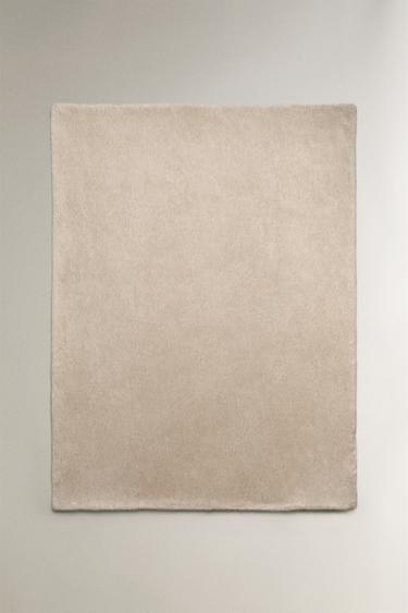 MANTA PELO CONTRASTE - Arena de Zara - Imagen 0