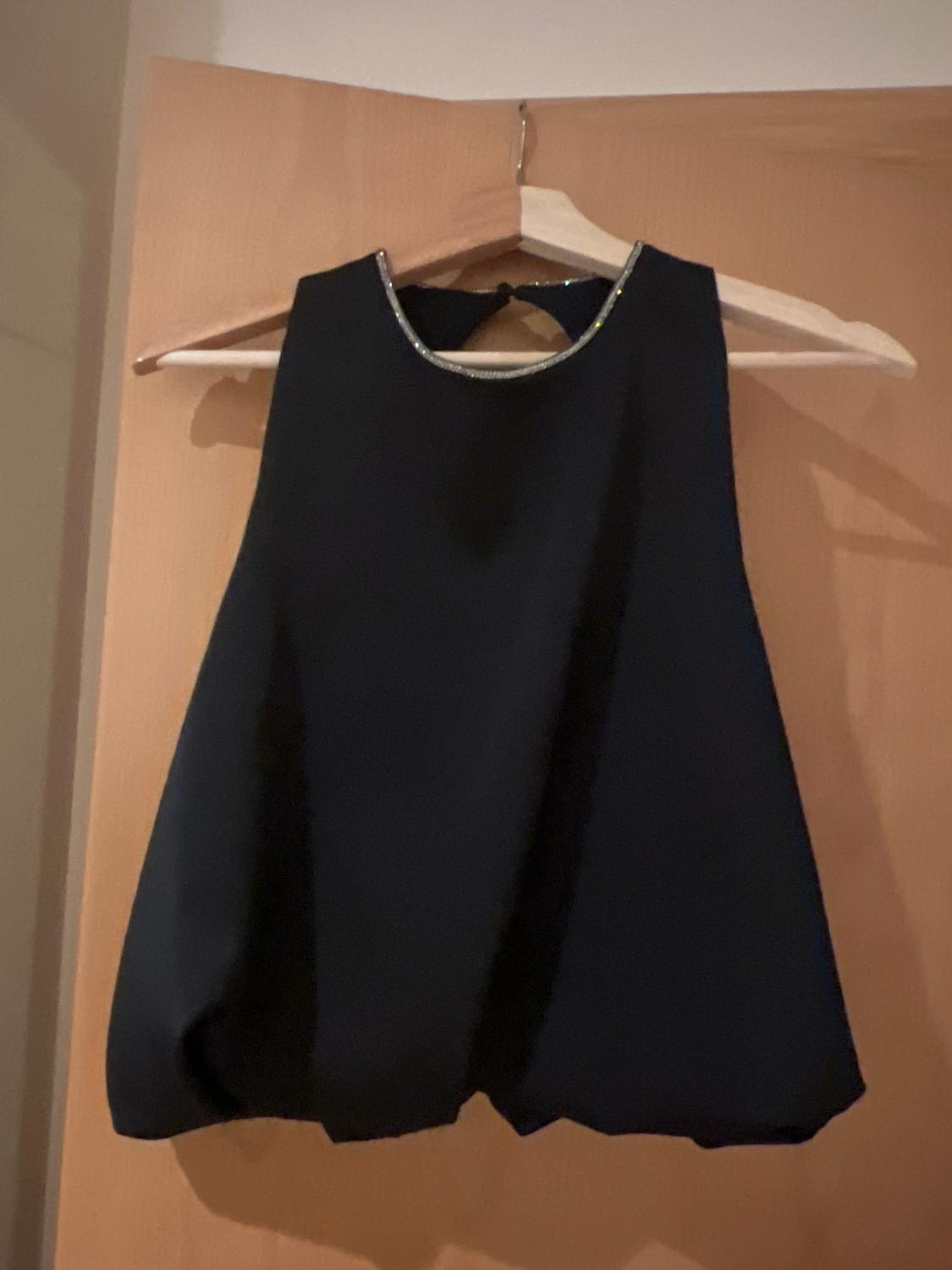 OPEN-BACK BALLOON TOP