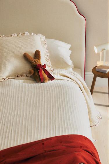 KIDS' TEXTURED BEDSPREAD WITH RUFFLE TRIM - Orange by Zara