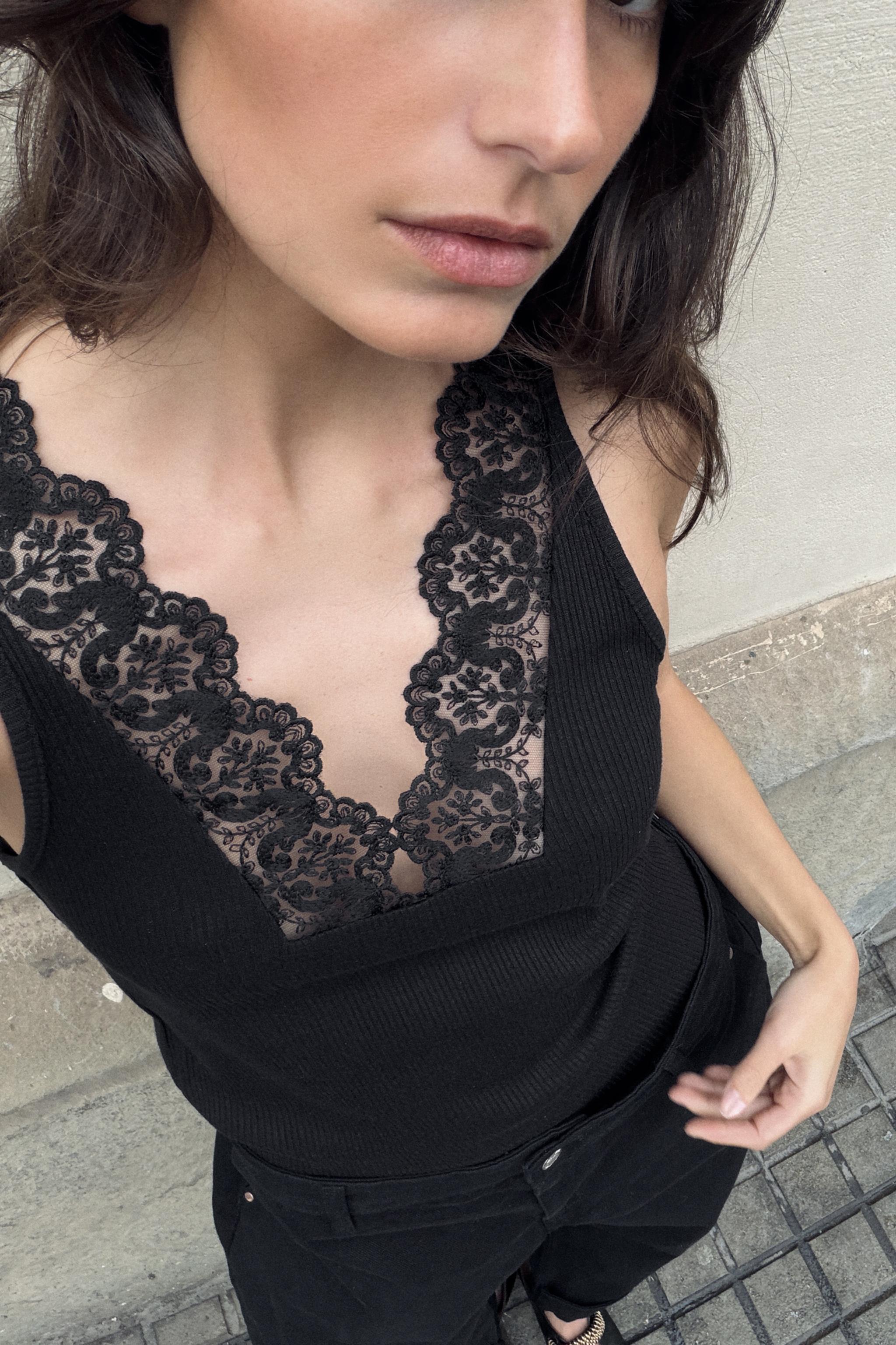 T-SHIRT CÔTELÉ DENTELLE