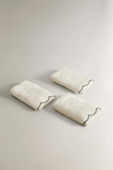 PACK SERVIETTES DE TOILETTE DÉTAIL ONDES (PACK DE 3) - Vert moyen de Zara - Image 1