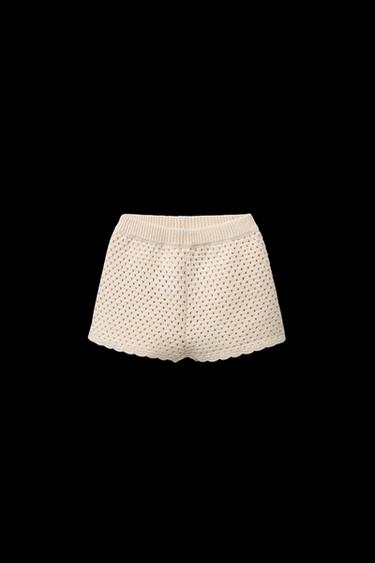 BERMUDA-SHORTS AUS STRICK MIT ERDBEER-HÄKELMUSTER - Mittelbeige von Zara - Bild 0