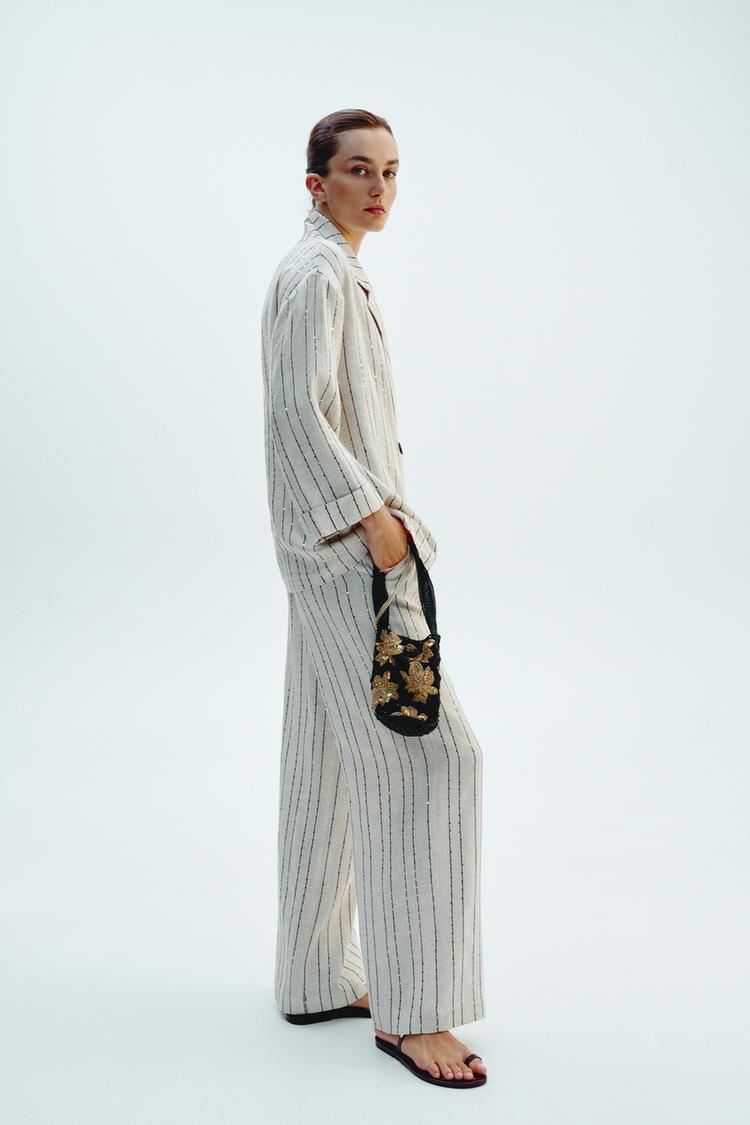 MALÁ KABELKA VAK S VÝŠIVKOU KVĚTIN - Černá od Zara