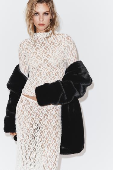 TOP ENCAJE MANGA LARGA - Crudo de Zara