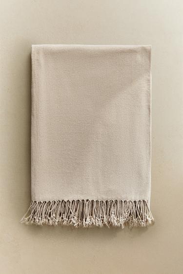 CHENILLE THROW - Light beige by Zara - Image 5