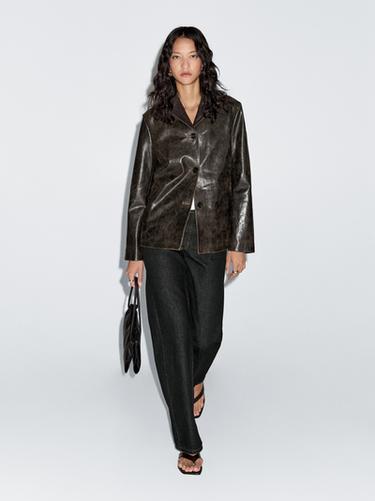 Americana piel napa acabado envejecido - Marrón de Zara