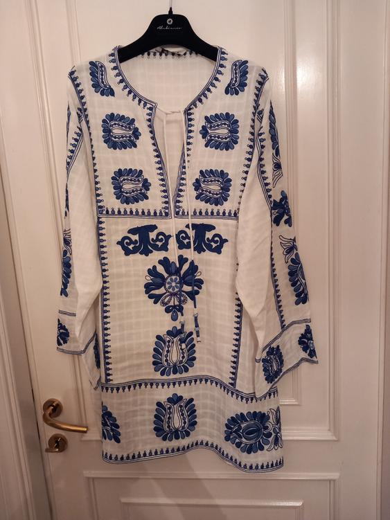 EMBROIDERED SHORT DRESS SECOND HAND