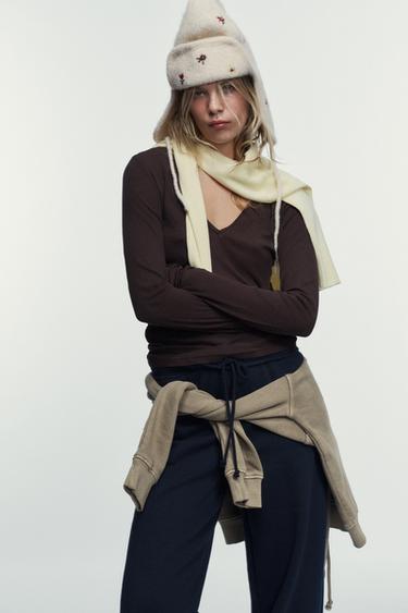 EMBROIDERED KNIT HAT WITH EARMUFFS - Ecru by Zara